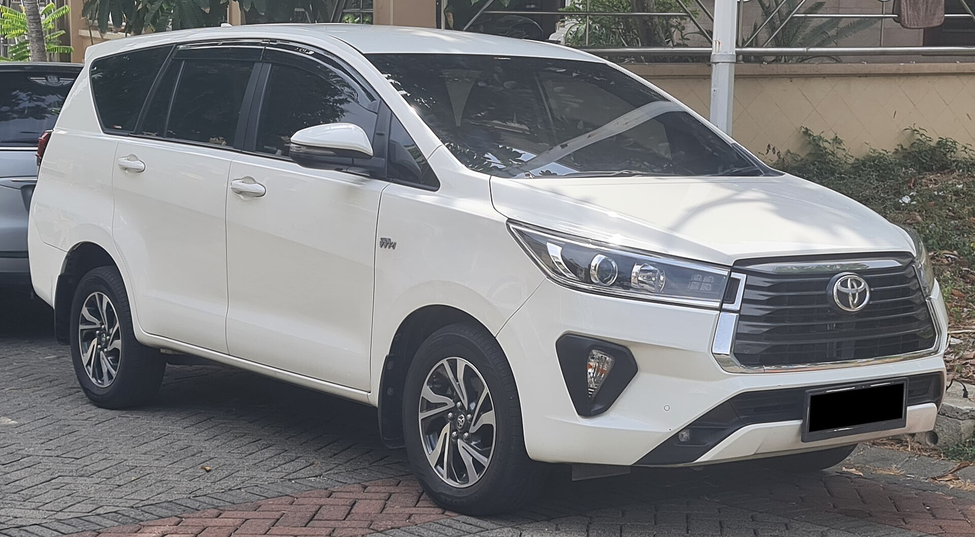 Toyota Innova MPV reference vehicle for Singapore to Iskandar Puteri transfers